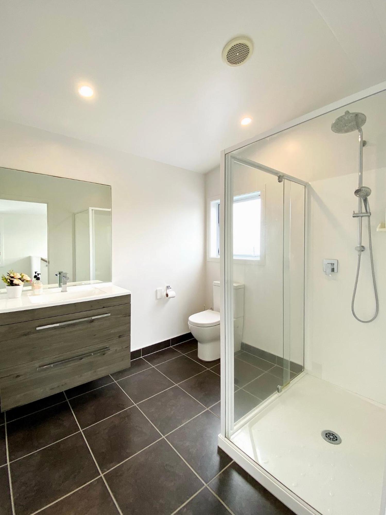 7Br 3Bh Beach Escape. 2 Min To Browns Bay Beach Auckland Exteriör bild