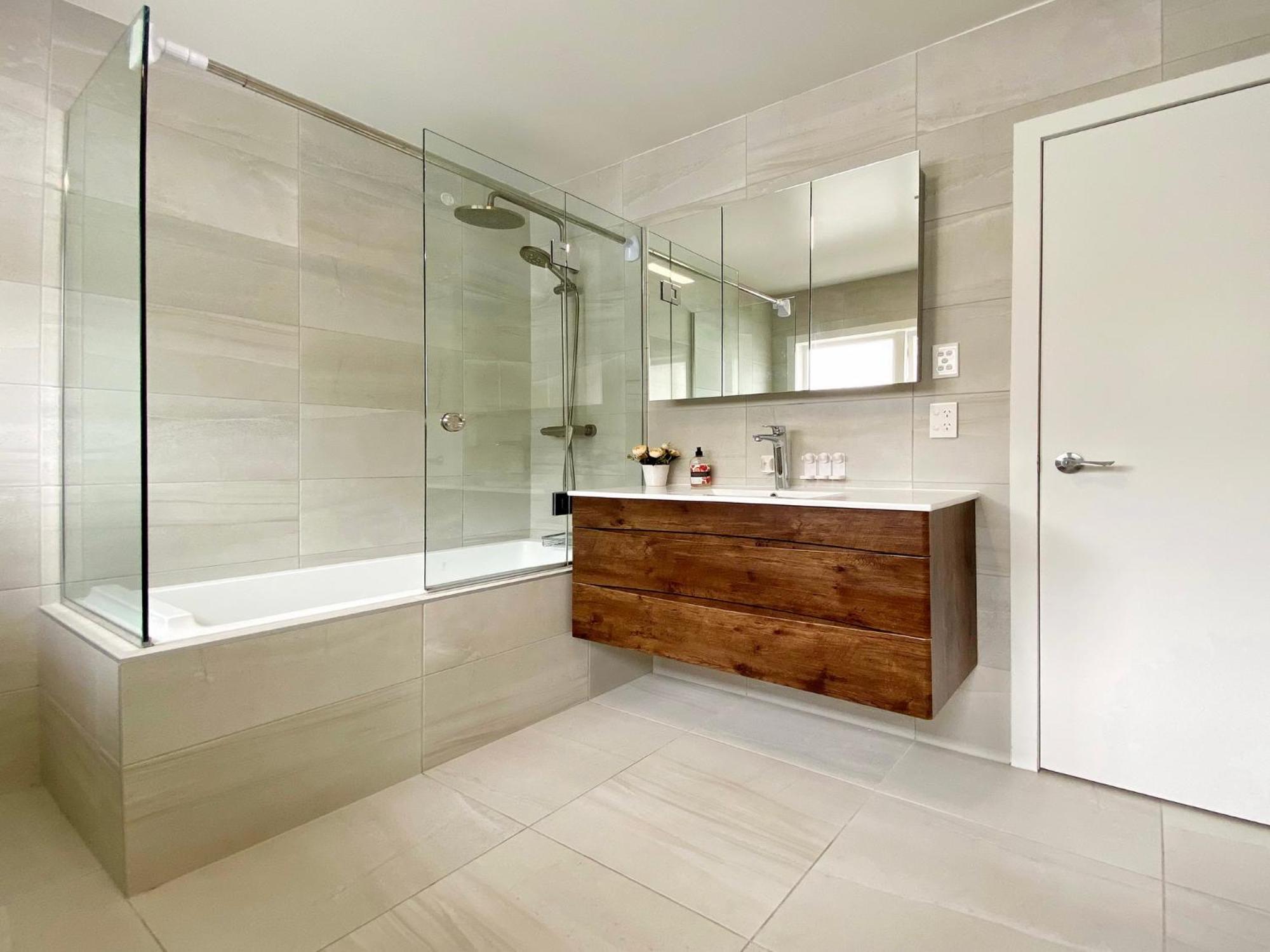 7Br 3Bh Beach Escape. 2 Min To Browns Bay Beach Auckland Exteriör bild